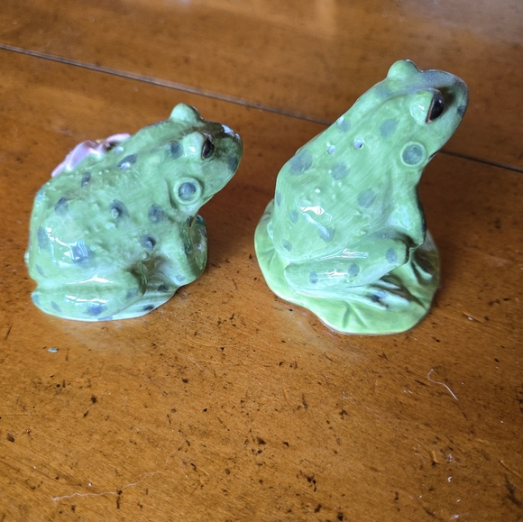 New frog pair salt & pepper set by J. Willfred, Charles Sadek Co. - Picture 3 of 9